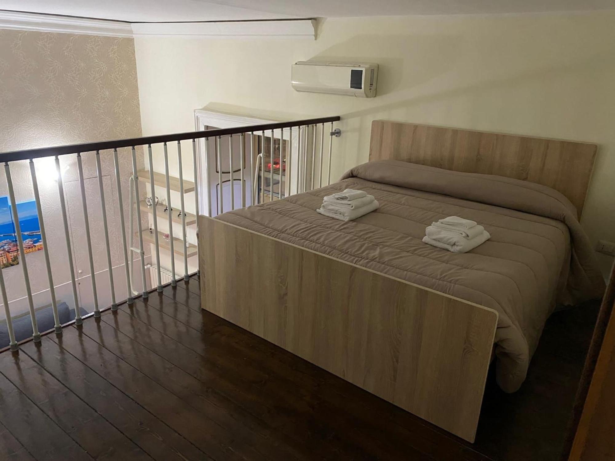 Holiday Home Napoli Station Ngoại thất bức ảnh